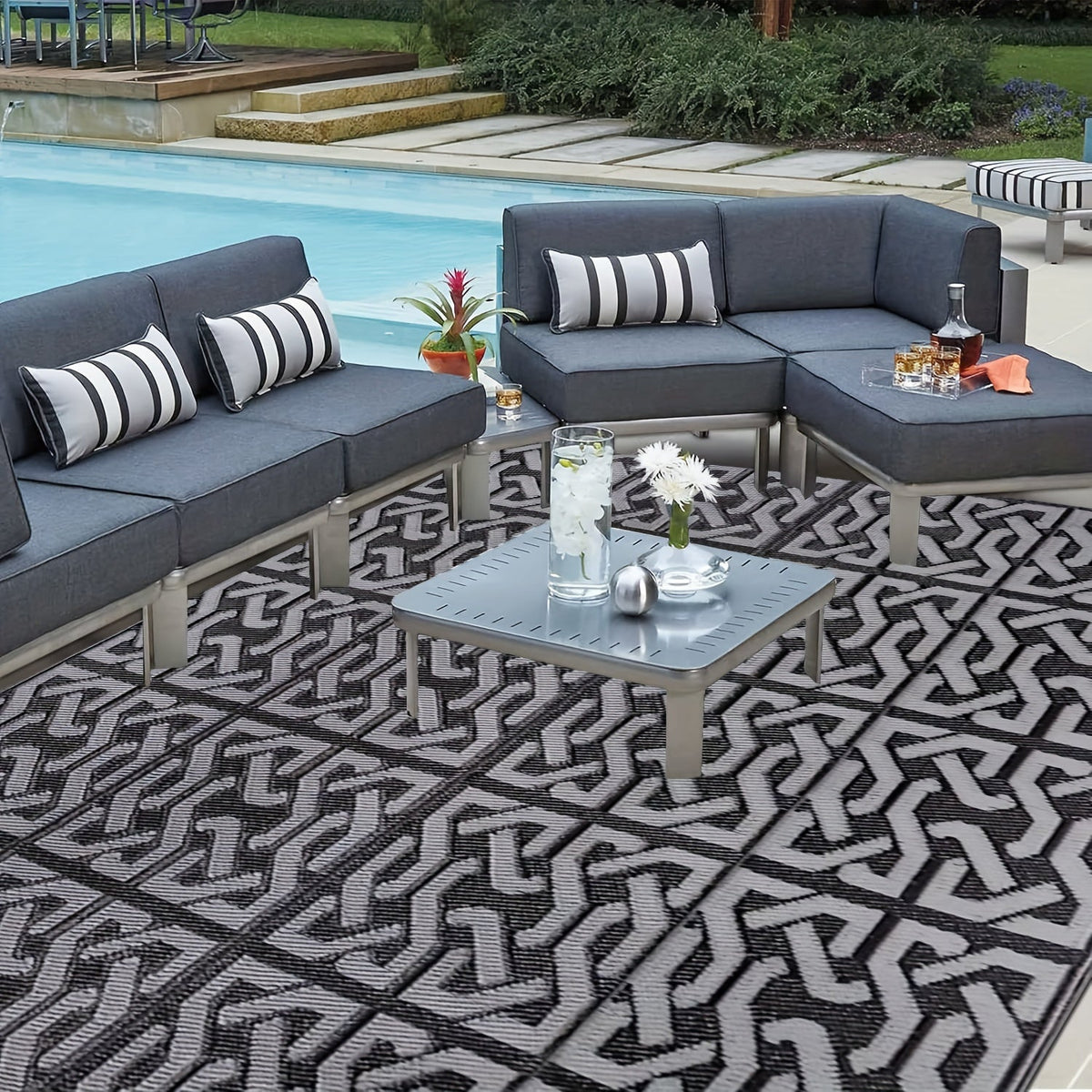 Reversible black and grey patio rug, photo 4 of 8